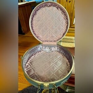 Vintage American Tourister Tiara Round Hard Case Suitcase